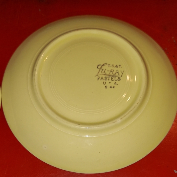 2 Vintage Taylor Smith & Taylor T.S.&T. Lu-Ray Pastels U.S.A. 6 in Yellow Plates - Picture 4 of 7